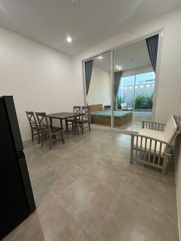 1 Bedroom House with Small Yard