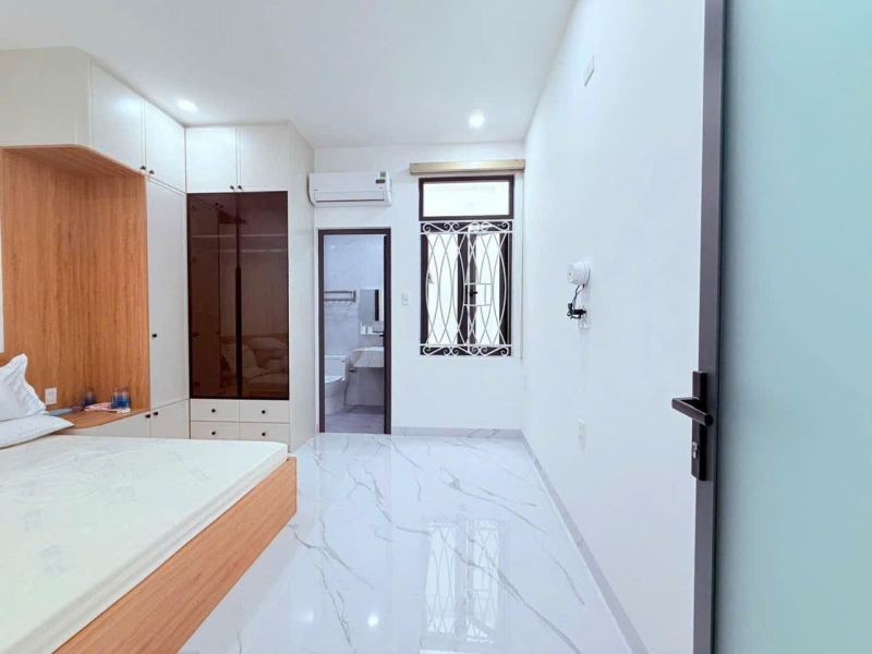 3‑Bedroom House with Rooftop Terrace