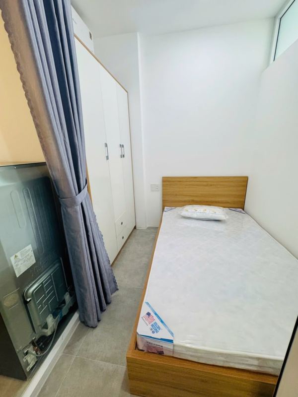 2‑Bedroom Apartment on Upper Floors