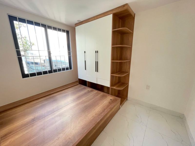 2-Bedroom Apartment on Ly Thai To Street