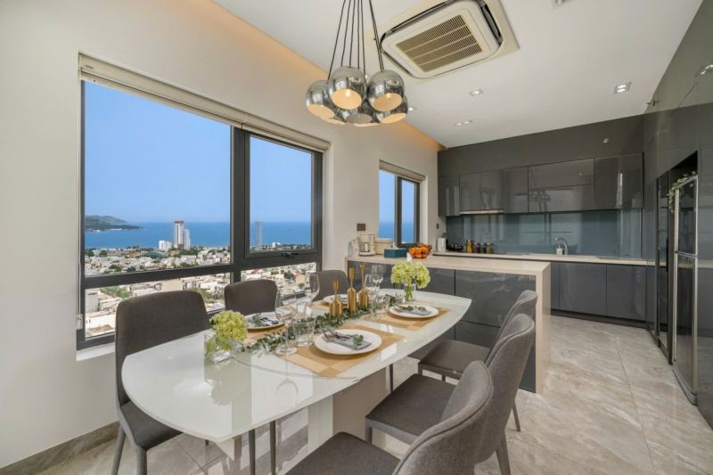 4 Bedroom Penthouse with Sea, Mountain and City Views