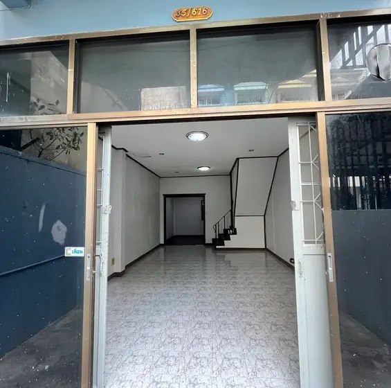6-Bedroom Townhouse on Pracha Uthit Road