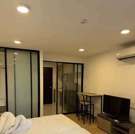 1-Bedroom Condo at Chateau in Town Pinklao