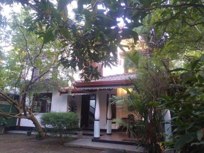 4-Bedroom Villa in Unawatuna