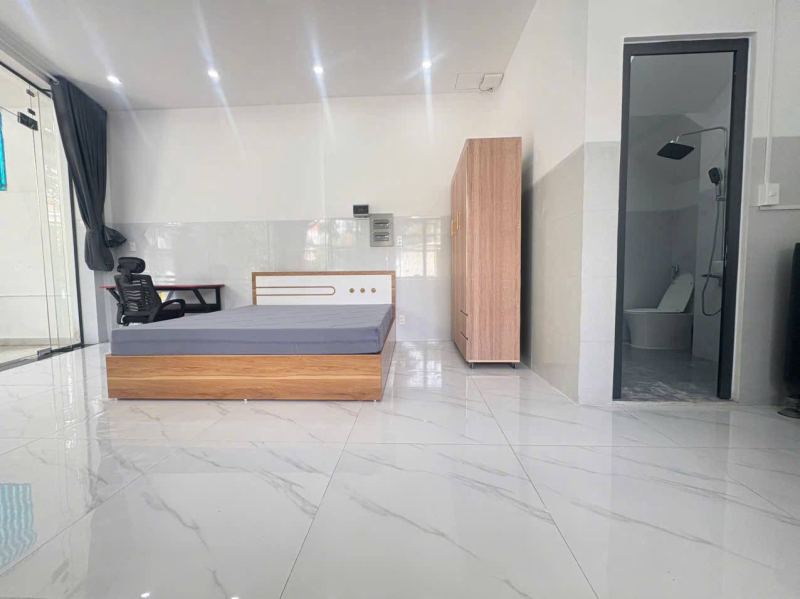 Pet‑Friendly Studio with Private Yard in An Binh Tan