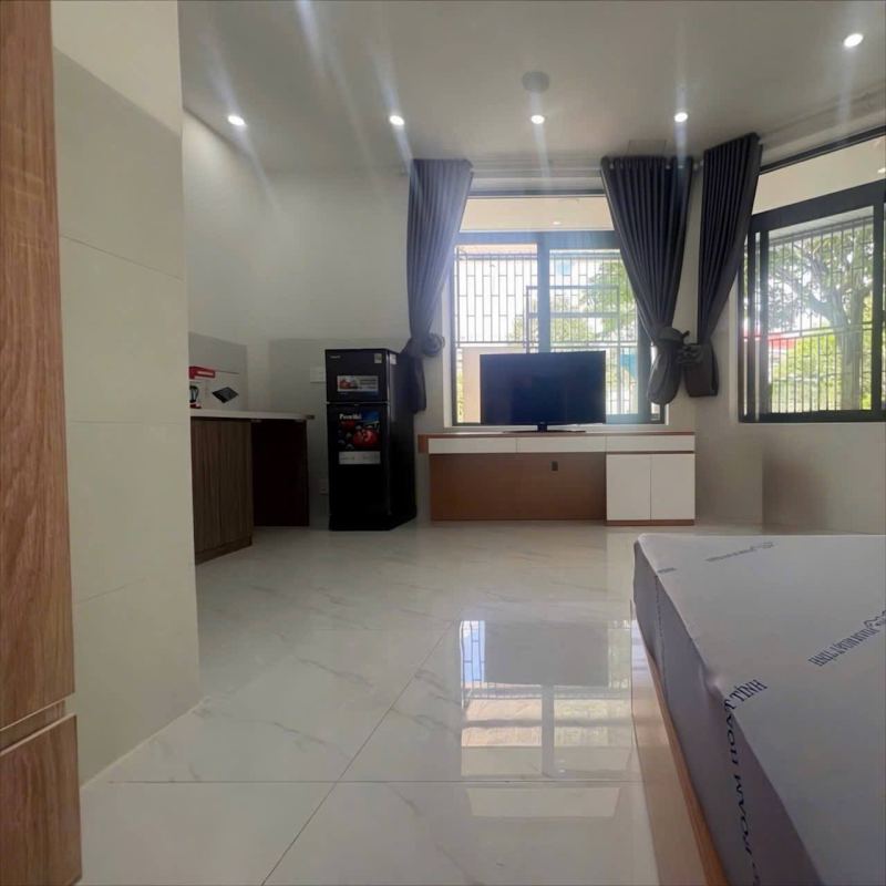 Pet‑Friendly Studio with Private Yard in An Binh Tan
