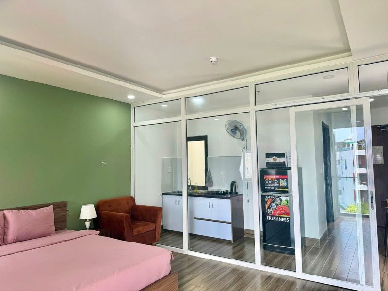 1-Bedroom Apartment with Balcony near My Khe Beach