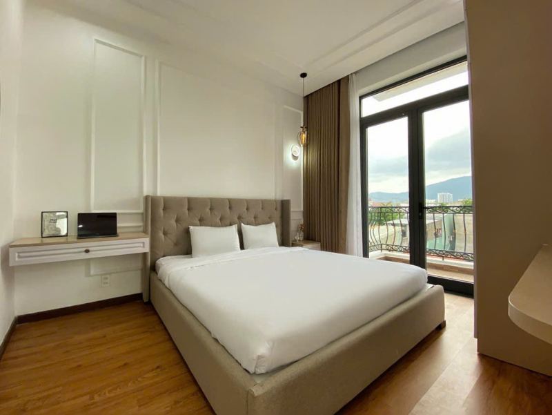 1‑Bedroom with Balcony Room 302