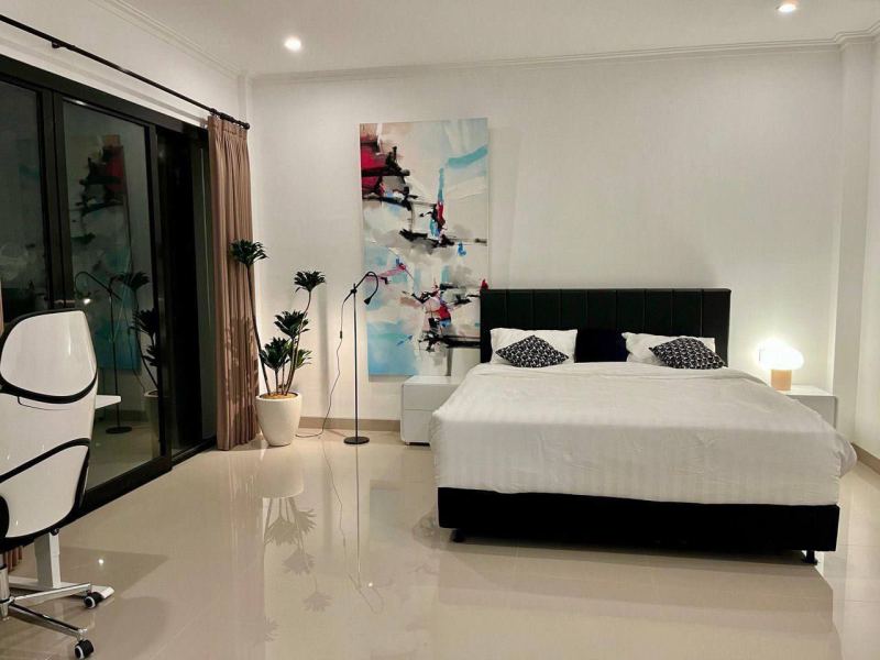 Spacious Apartment with Bedroom and Kitchen-Living in Canggu