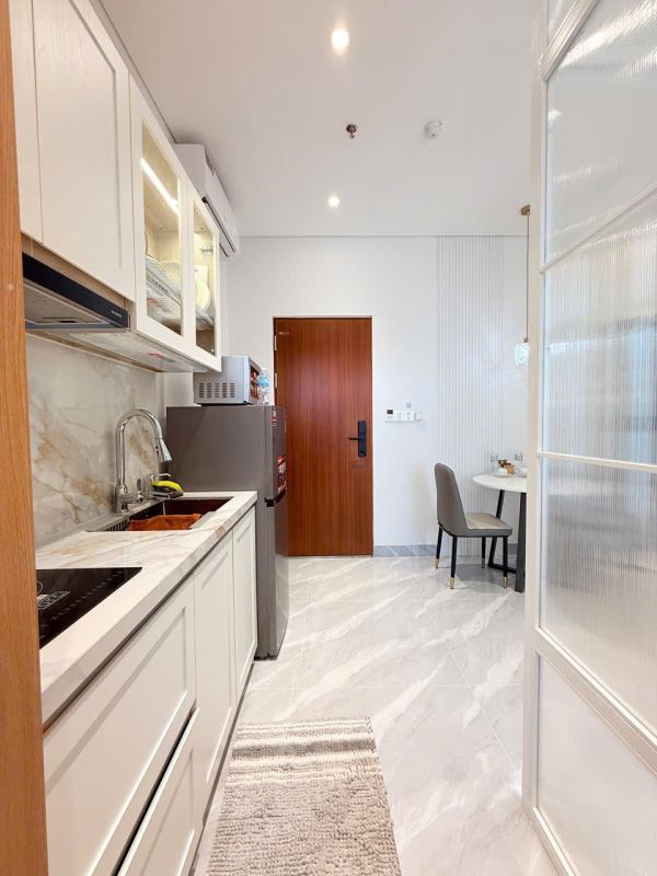 1 Bedroom Apartment with Balcony in An Hai