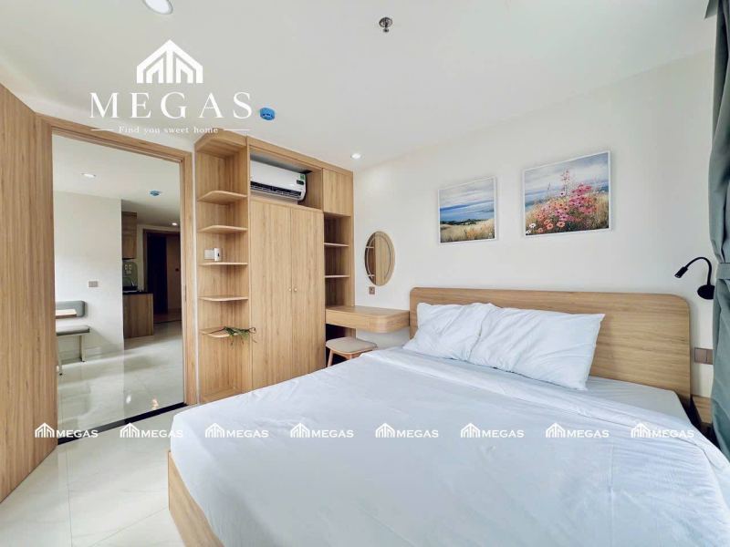 1‑Bedroom Apartment with City View Balcony