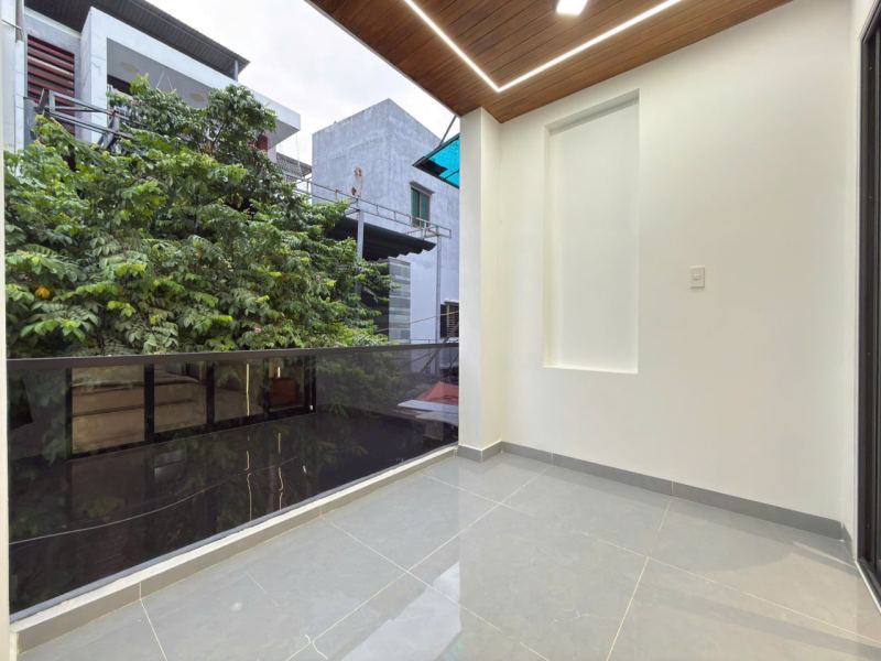 5BR house on Le Lo Street in My An