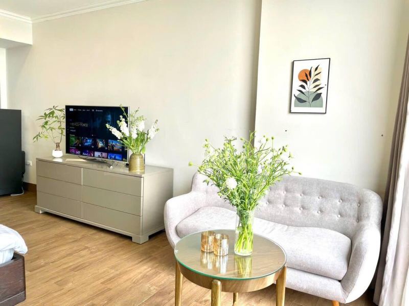 1 Bedroom Lake‑View Apartment