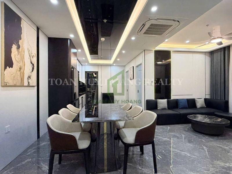 3 Bedroom Luxury Ponte Apartment with River View