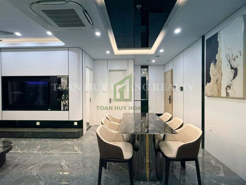 3 Bedroom Luxury Ponte Apartment with River View
