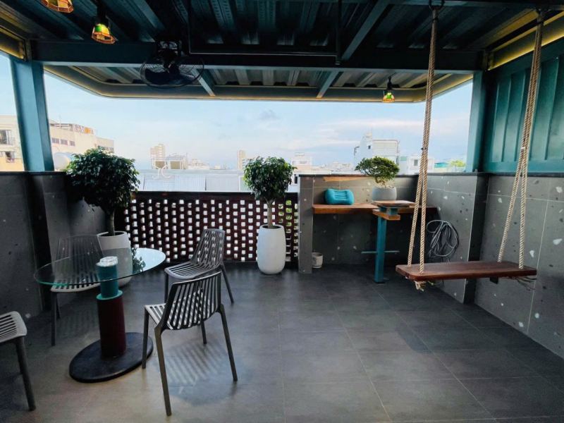 1 Bedroom Penthouse with Balcony