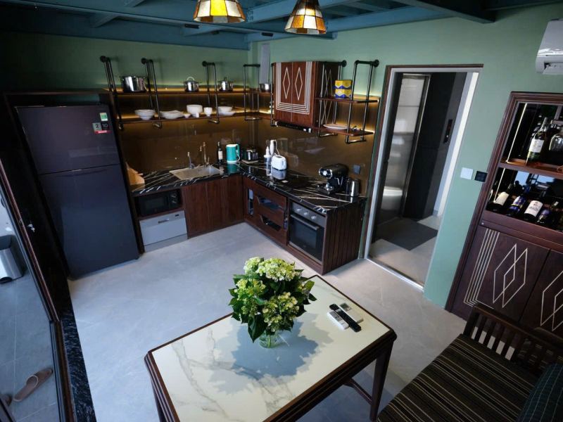 1 Bedroom Penthouse with Balcony