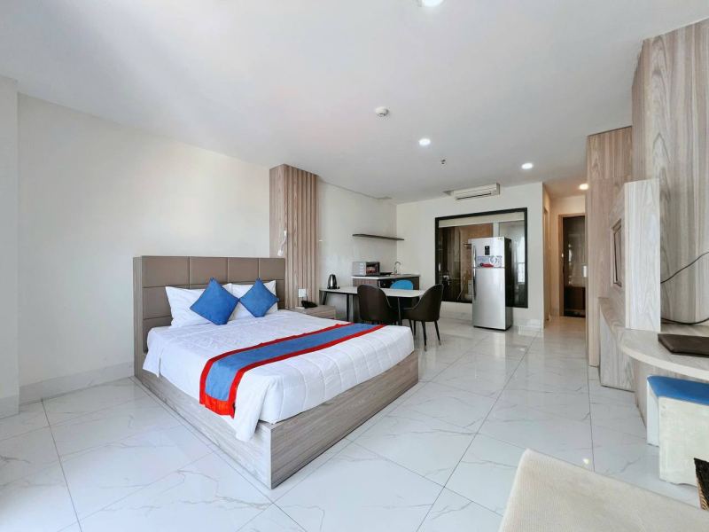 Studio Apartment with Pool in Xuong Huan Center