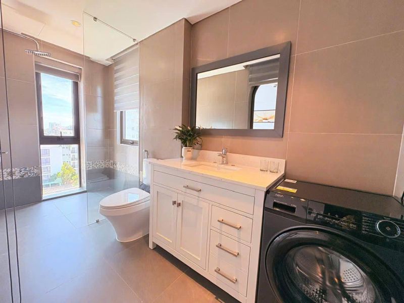 Brand-New 1-bedroom apartment in Ho Xuan Huong