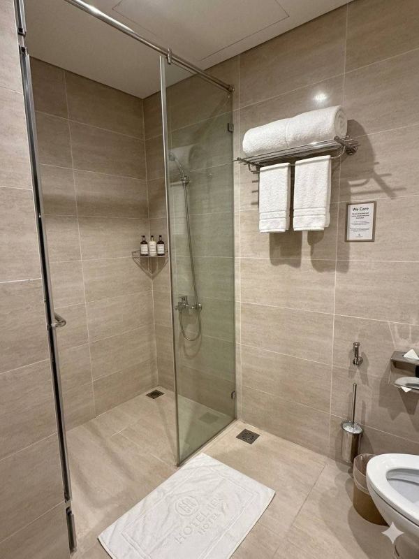 Studio with Private Kitchen in Marina Square