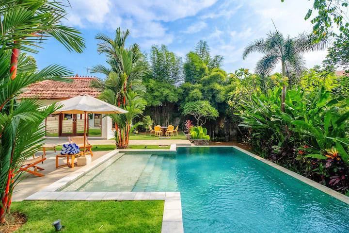 3 Bedroom Villa with Garden and Pool
