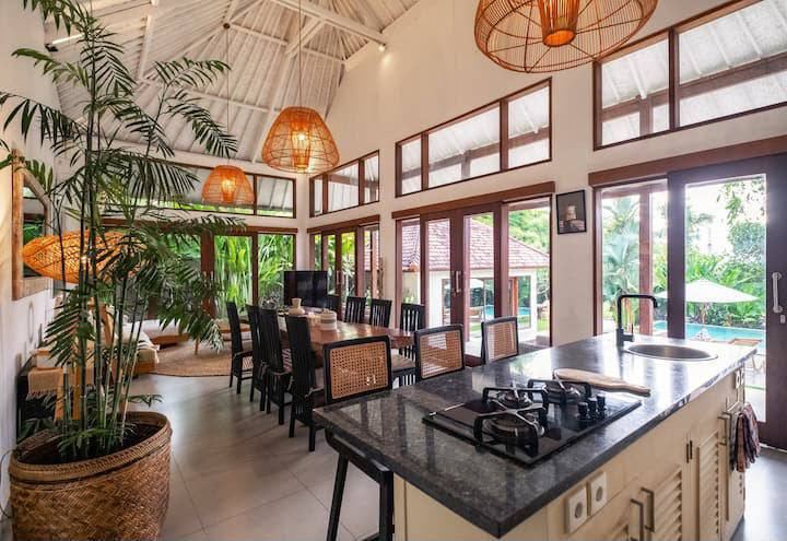 3 Bedroom Villa with Garden and Pool