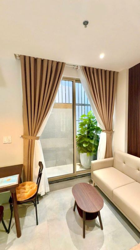 1 Bedroom Apartment with Small Backyard
