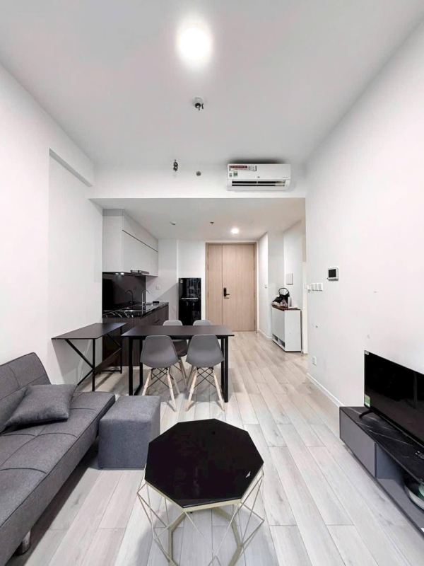 1BR+1 Apartment on Low Floor