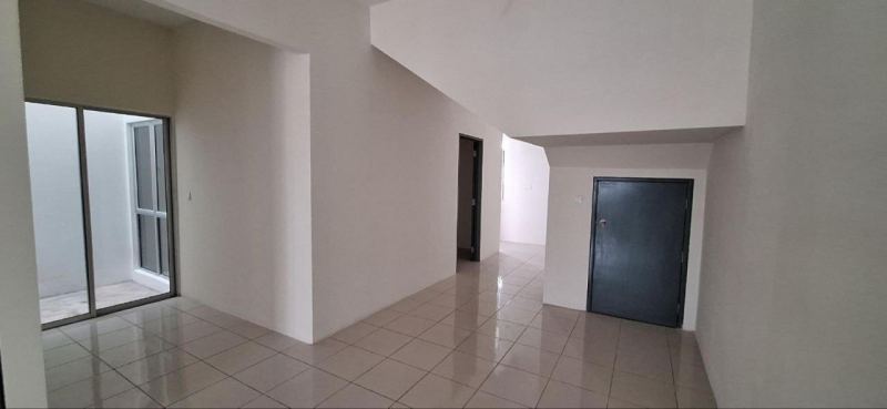 5-bedroom house in CasaView Cybersouth