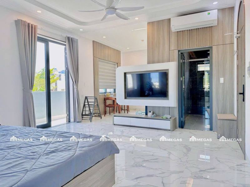 Studio apartment on Trieu Quang Phuc Street
