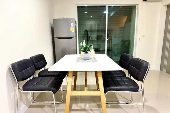3-Bedroom Townhouse in Metro Rama 9