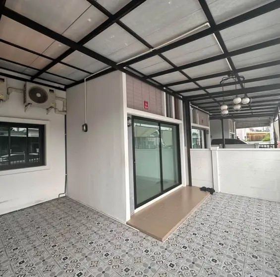 2BR Townhouse in Pattra Grand Town Village