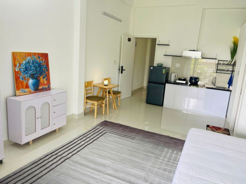 Studio with balcony on Vu Tong Phan street