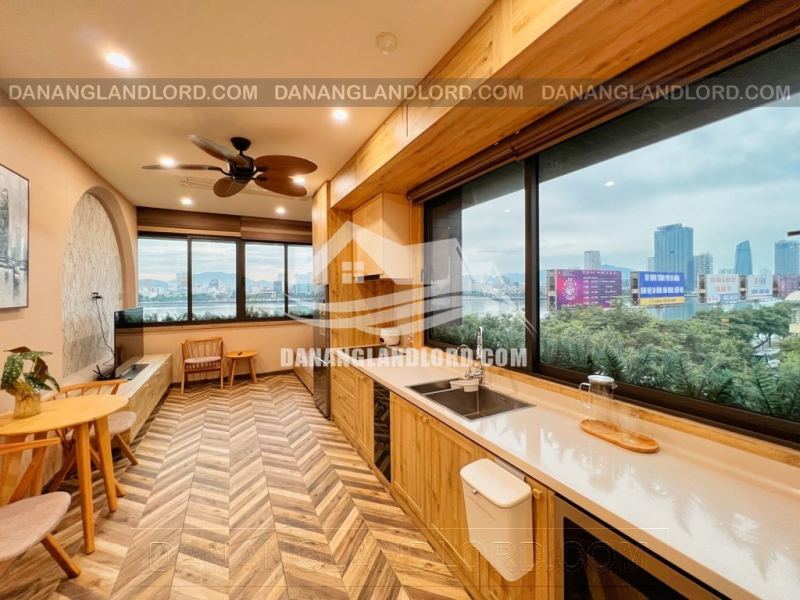 Studio apartment with Dragon bridge view