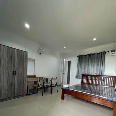 Room in Thong Charoen Place