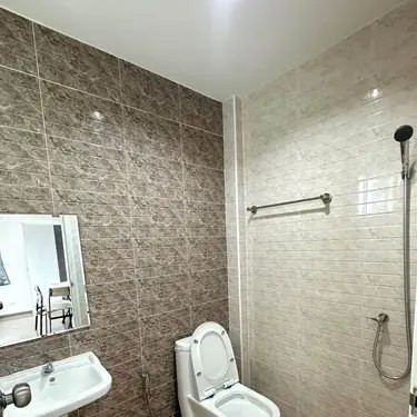 Room in Thong Charoen Place