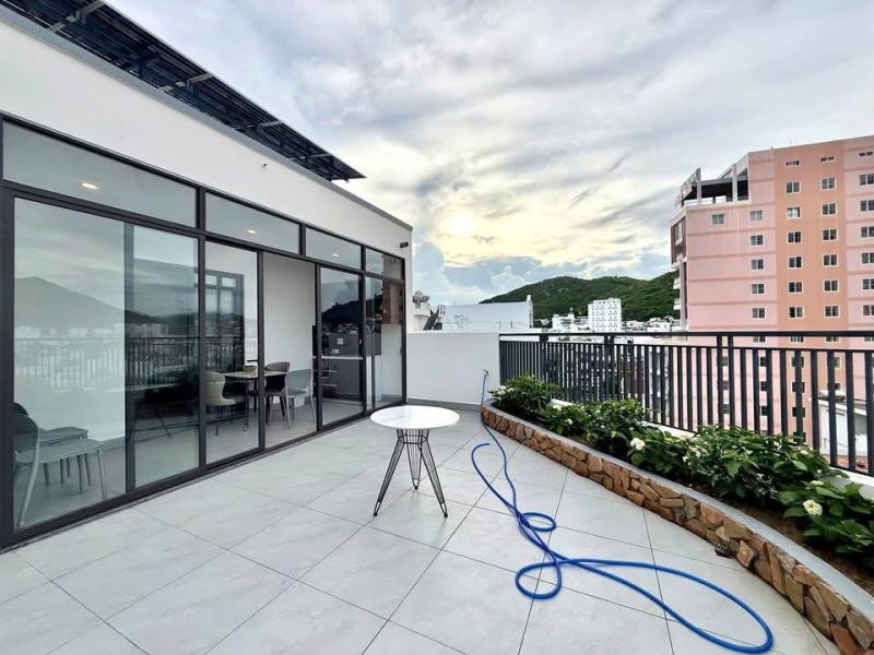 Luxury 1 Bedroom Penthouse Apartment North of the Beach