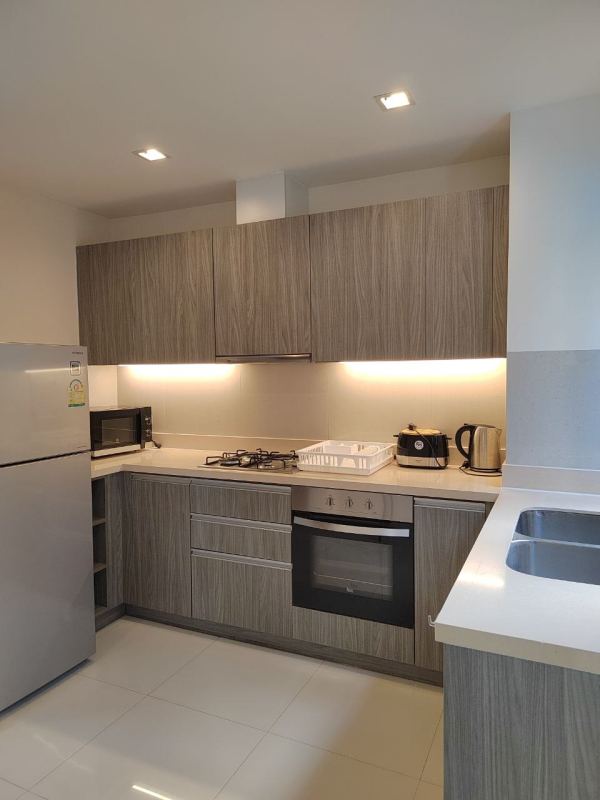 4‑Bedroom Townhouse with Private Pool in Bang‑Thao