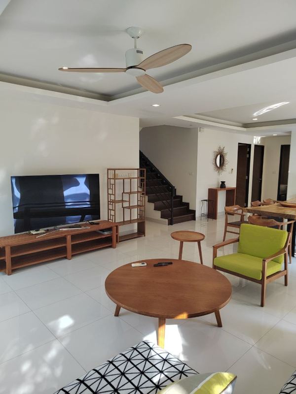 4‑Bedroom Townhouse with Private Pool in Bang‑Thao