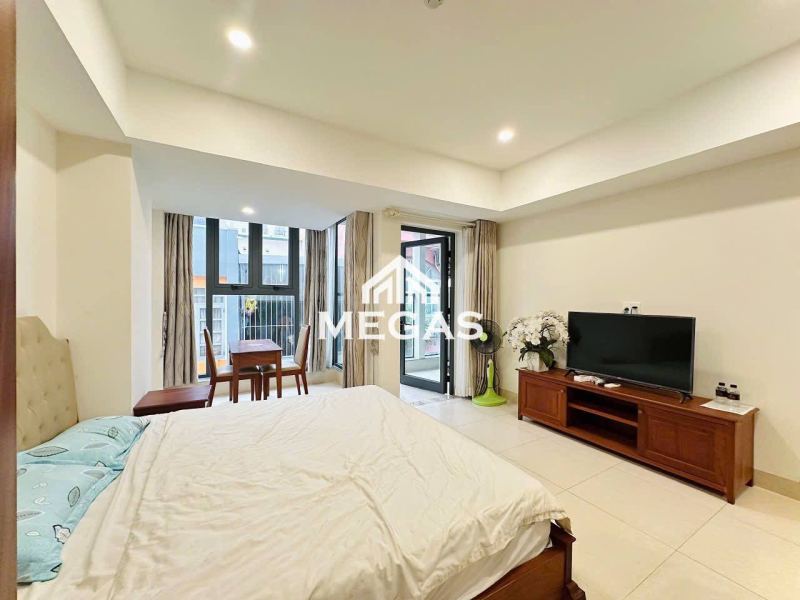 Studio Apartment with Balcony