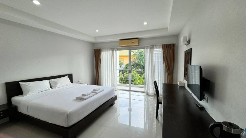 Apartment with Balcony in Rawai
