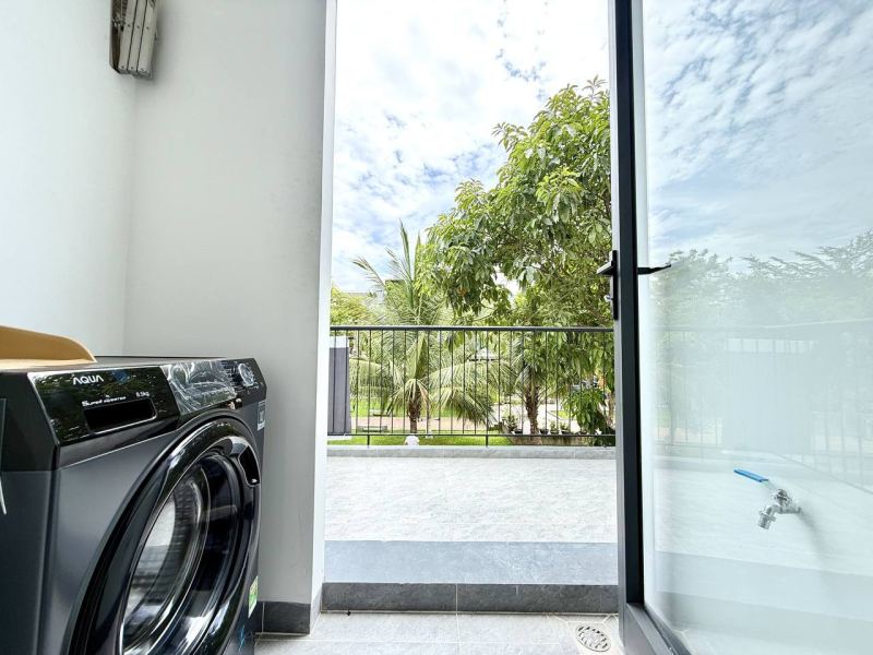 2 Bedroom Apartment with Balcony in Fyok Long