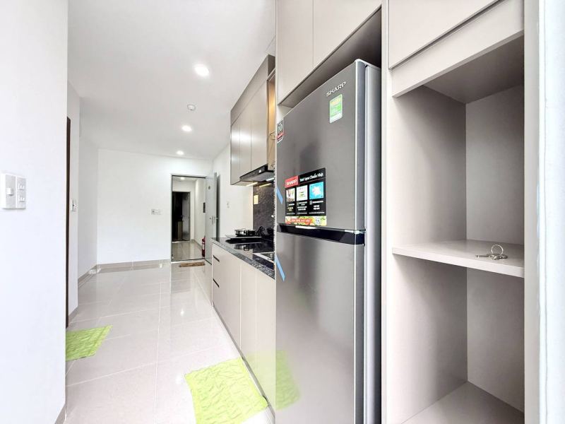 2 Bedroom Apartment with Balcony in Fyok Long