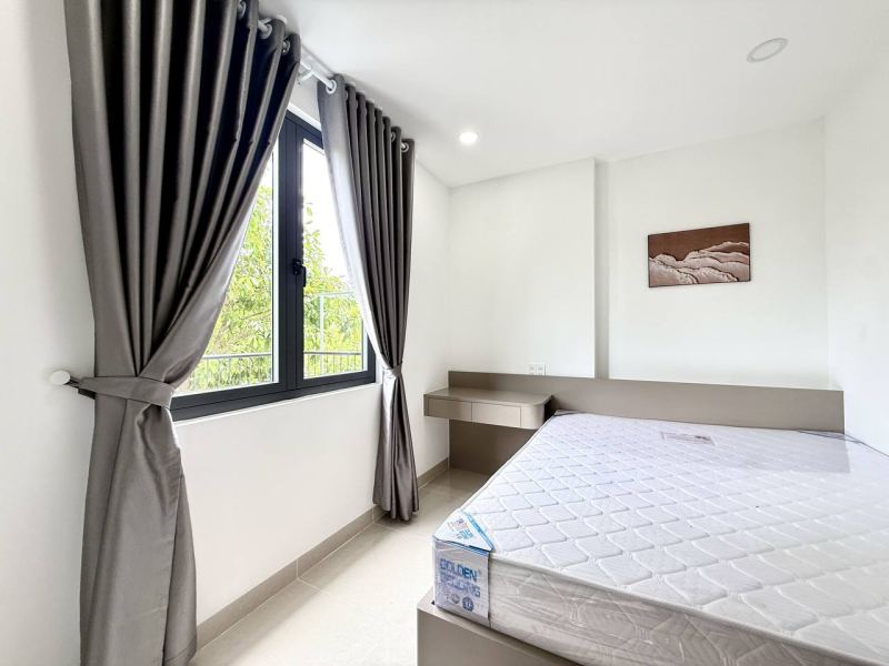 2 Bedroom Apartment with Balcony in Fyok Long