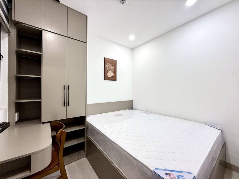 2 Bedroom Apartment with Balcony in Fyok Long
