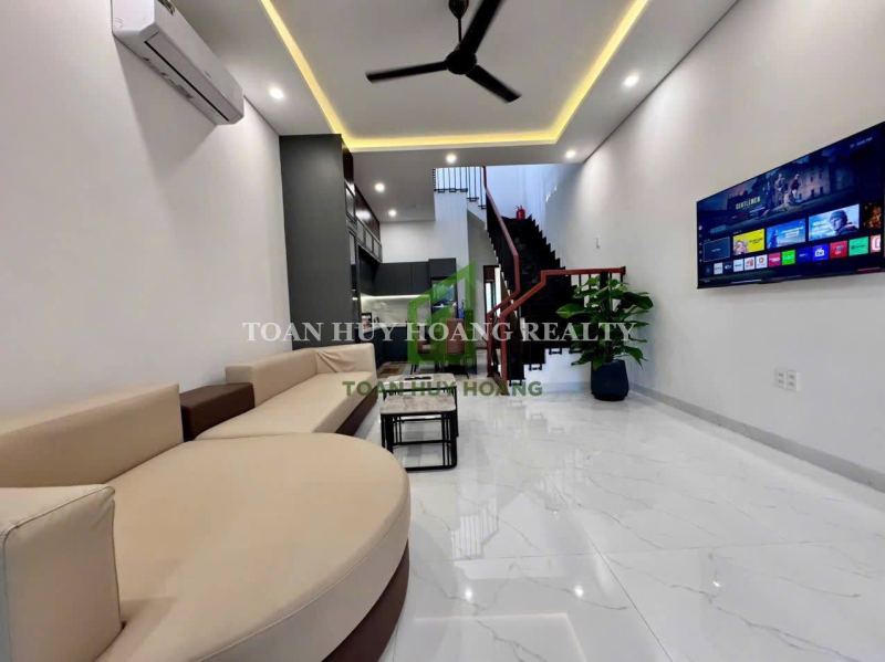 7 Bedroom House with Pool and Jacuzzi