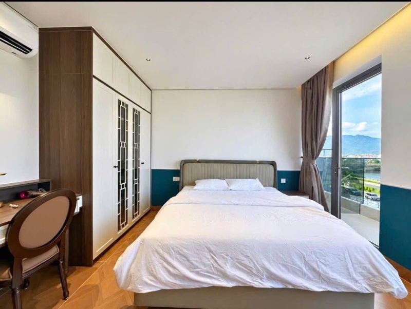 1-Bedroom Apartment with Balcony