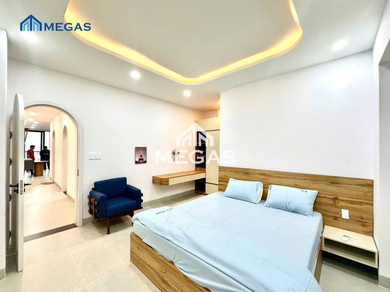 Luxury 2-Bedroom Apartment in Hung Vuong