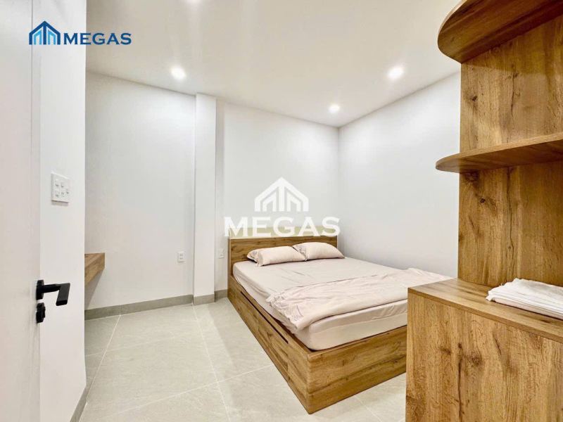 Luxury 2-Bedroom Apartment in Hung Vuong
