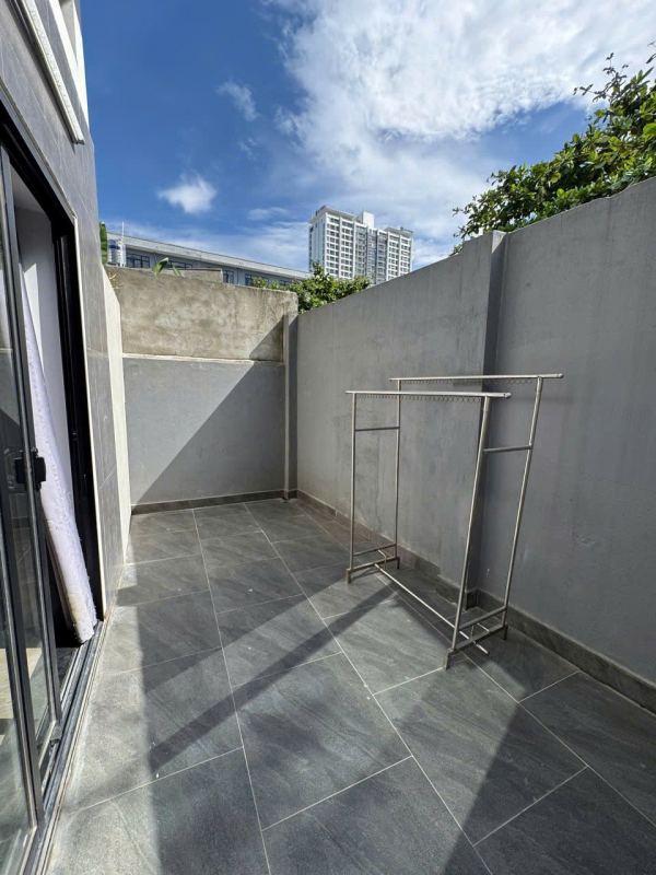 Studio with Large Back Yard in An Hai